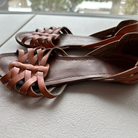 Mossimo, brown leather woven sandals, size 6 - Picture 2 of 4